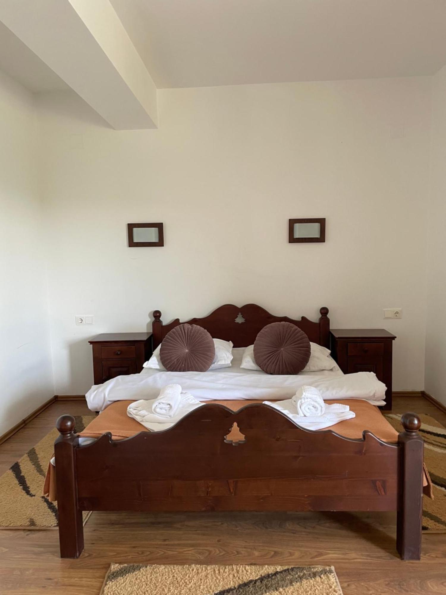 Hotel Valea Salbatica Sinca Noua Exteriér fotografie